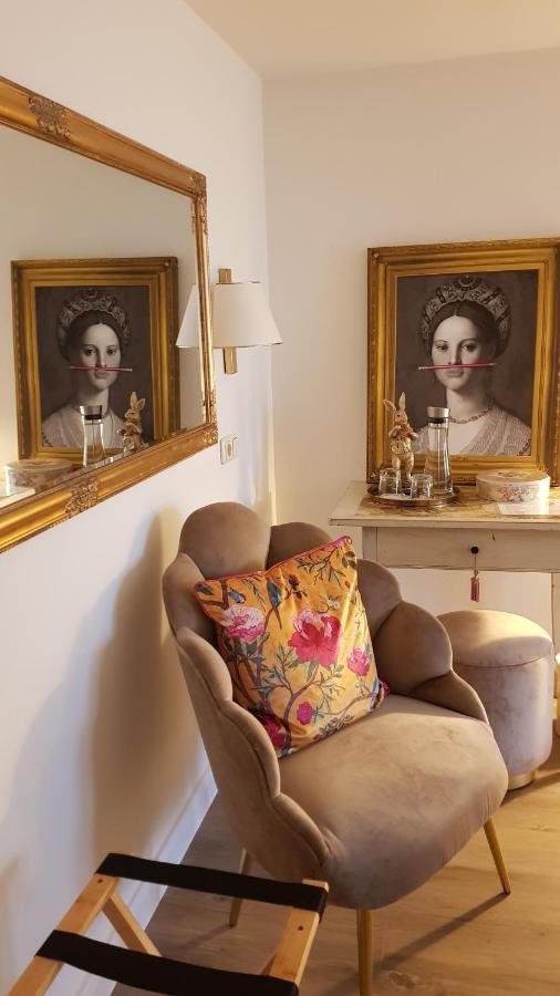 Das Kleine Hotel Iphofen, Fruehstueckszauber, No Waste, Nachhaltig, Nahe Aller Weingueter, Knauf Gips Kg Und Connekt, Kleines Secret Mit Garten & Terrassen, Tv Mirrorring, 55" Tv, Fine Dining, Hunde Willkommen ภายนอก รูปภาพ