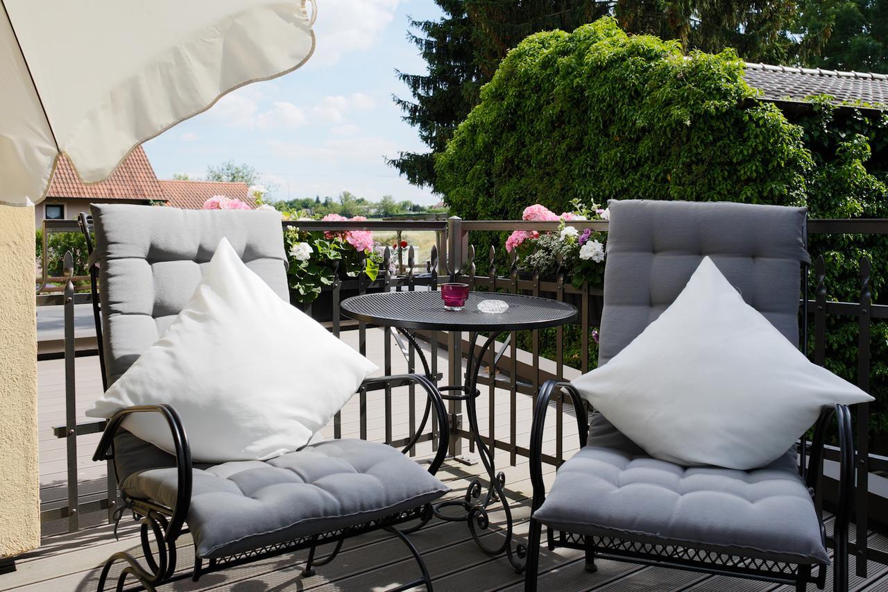 Das Kleine Hotel Iphofen, Fruehstueckszauber, No Waste, Nachhaltig, Nahe Aller Weingueter, Knauf Gips Kg Und Connekt, Kleines Secret Mit Garten & Terrassen, Tv Mirrorring, 55" Tv, Fine Dining, Hunde Willkommen ภายนอก รูปภาพ