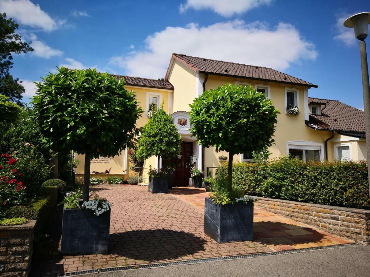 Das Kleine Hotel Iphofen, Fruehstueckszauber, No Waste, Nachhaltig, Nahe Aller Weingueter, Knauf Gips Kg Und Connekt, Kleines Secret Mit Garten & Terrassen, Tv Mirrorring, 55" Tv, Fine Dining, Hunde Willkommen ภายนอก รูปภาพ
