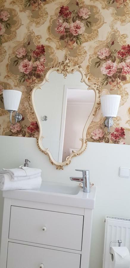 Das Kleine Hotel Iphofen, Fruehstueckszauber, No Waste, Nachhaltig, Nahe Aller Weingueter, Knauf Gips Kg Und Connekt, Kleines Secret Mit Garten & Terrassen, Tv Mirrorring, 55" Tv, Fine Dining, Hunde Willkommen ภายนอก รูปภาพ