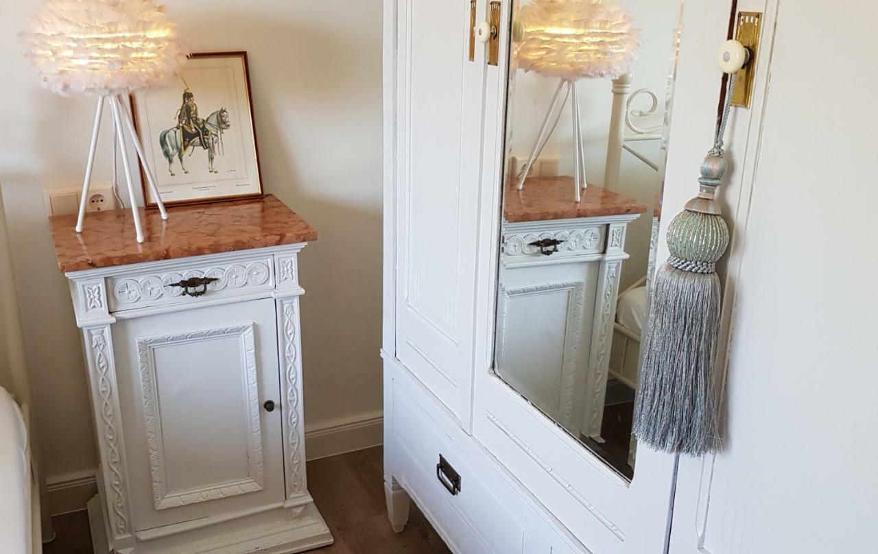 Das Kleine Hotel Iphofen, Fruehstueckszauber, No Waste, Nachhaltig, Nahe Aller Weingueter, Knauf Gips Kg Und Connekt, Kleines Secret Mit Garten & Terrassen, Tv Mirrorring, 55" Tv, Fine Dining, Hunde Willkommen ภายนอก รูปภาพ